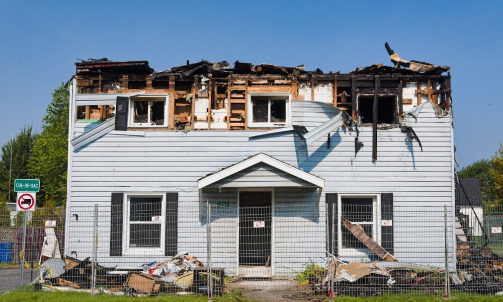 selling-a-fire-damaged-house-in-california:-a-complete-homeowner’s-guide